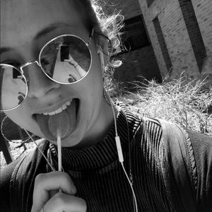 Meet your Posher, Savanna